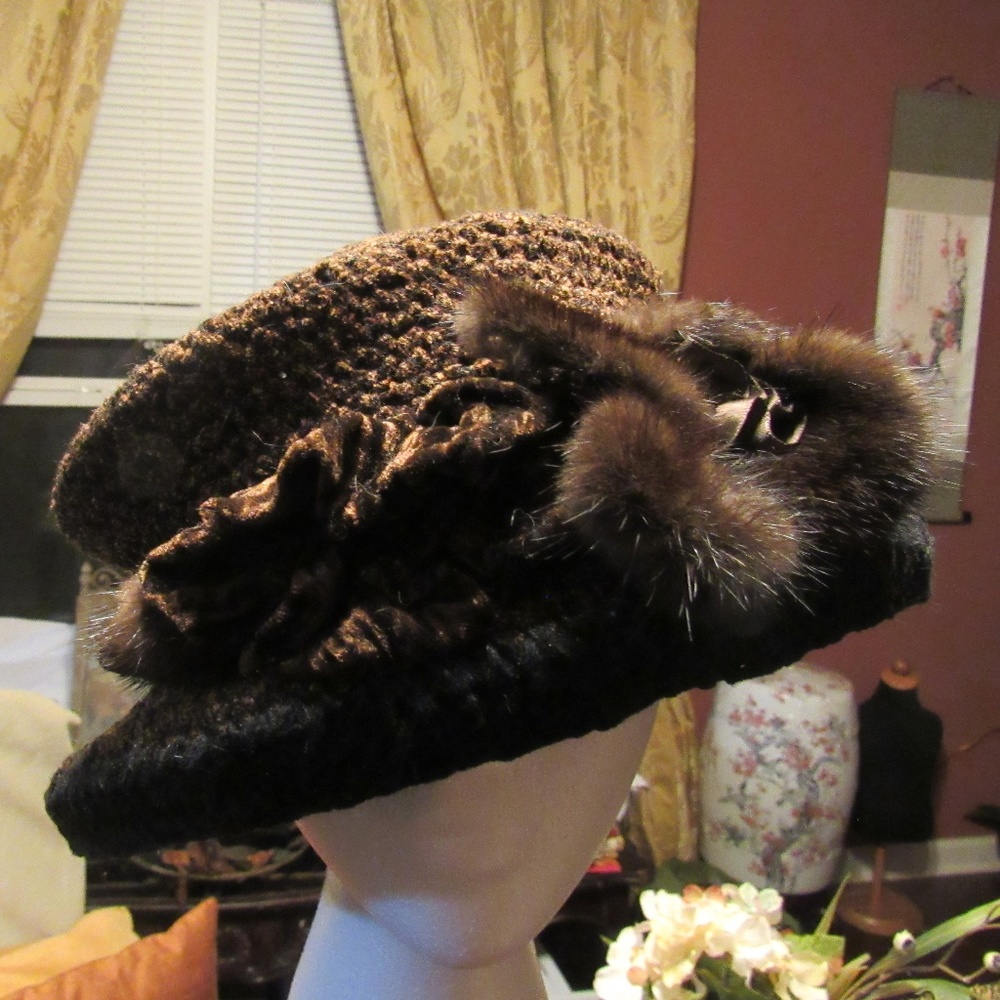 🤎 Vtg Mitchie's Luxury Mink Velvet Satin & Acrylic Copper & Black Derby Hat